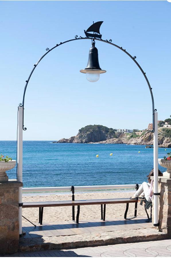 Nuevo Luminoso Apartamento Catalina a 80 metros de la playa para 4 personas Sant Feliu de Guíxols Exterior foto